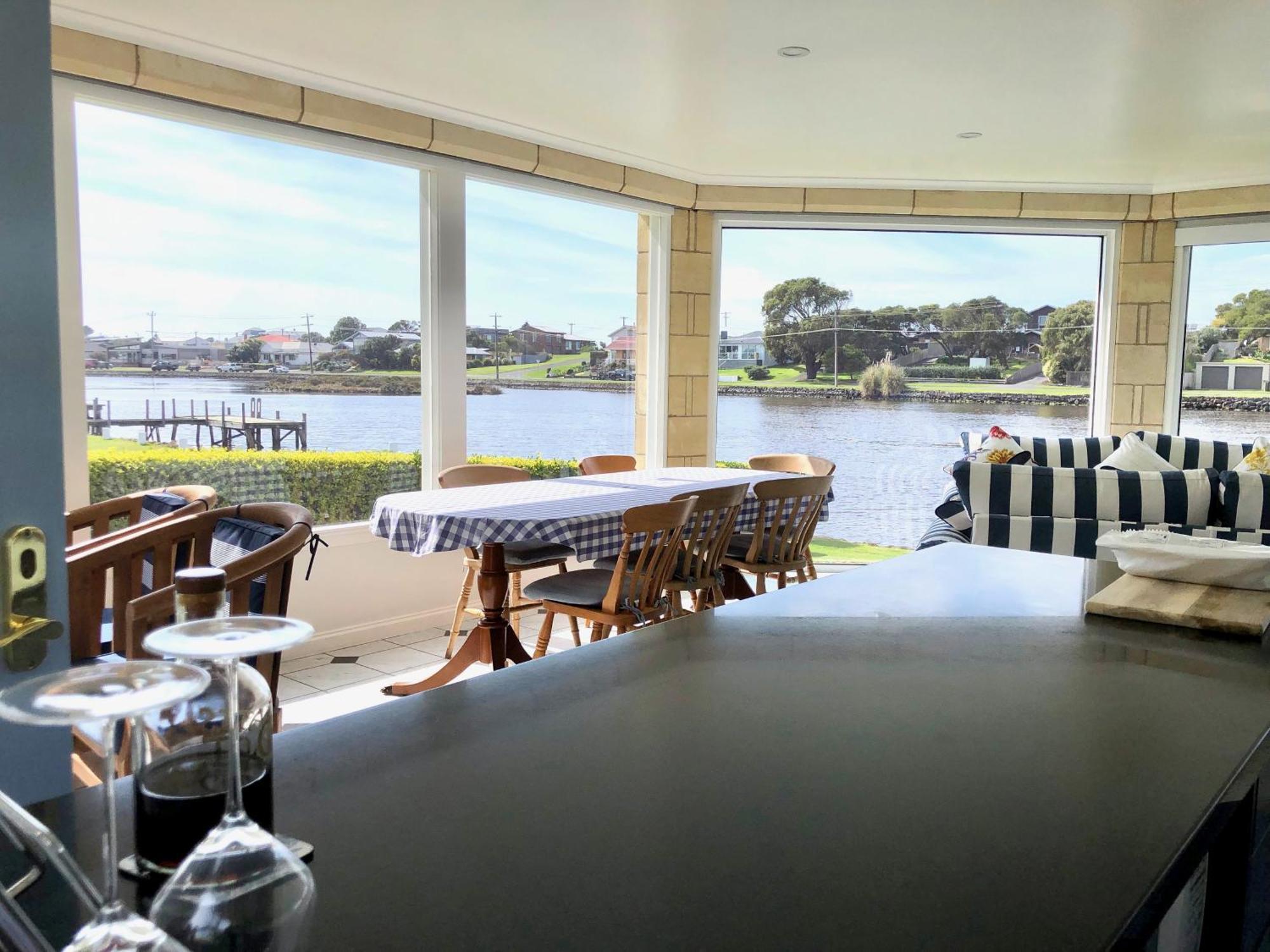 Douglas Riverside Aparthotel Port Fairy Exterior foto